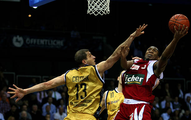 演了关键角 演了关键角